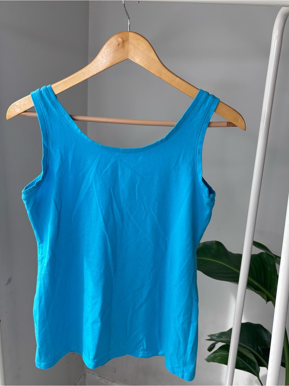 M1 Pendleton Basic Tank Top Sleeveless Bright Aqua Scoop Neck Summer Minimalist